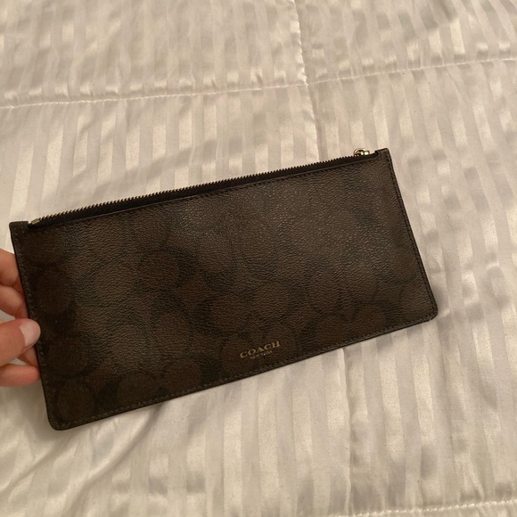 Coach pounch - Picture 1 of 4